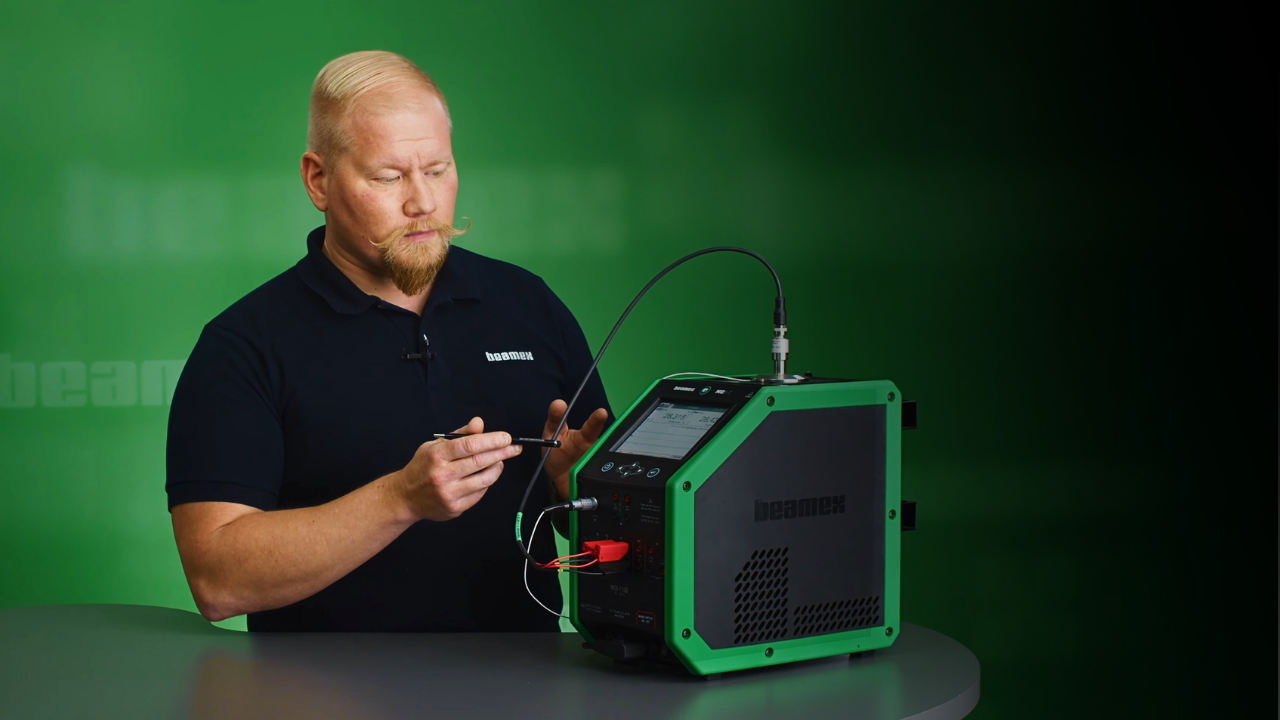 How to calibrate a sanitary temperature sensor automatically